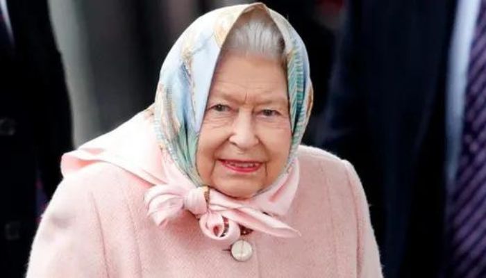 Rainha Elizabeth II morreu por causas naturais, segundo atestado de óbito